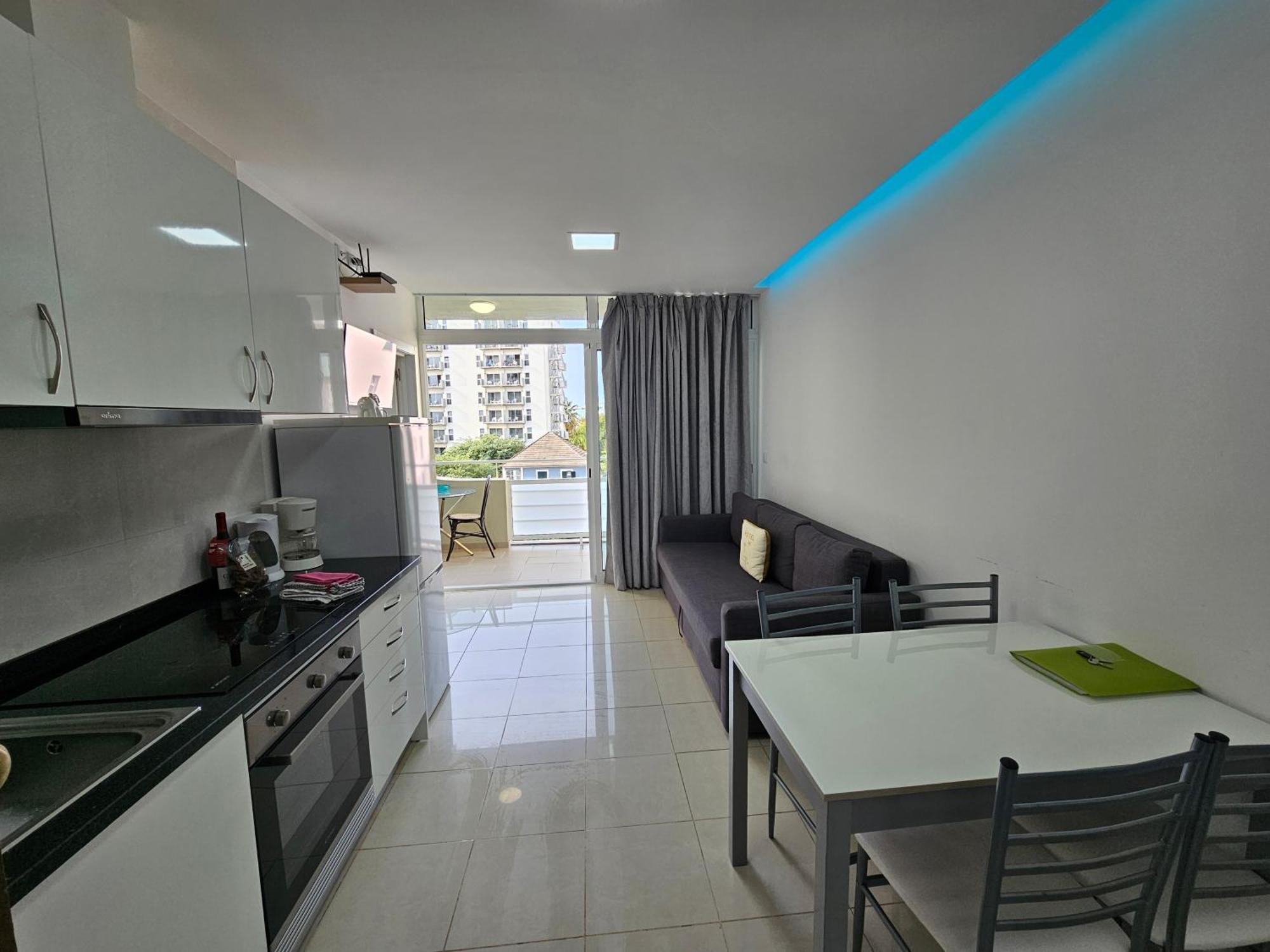 Apartamentos Navio Azul フンシャル 部屋 写真