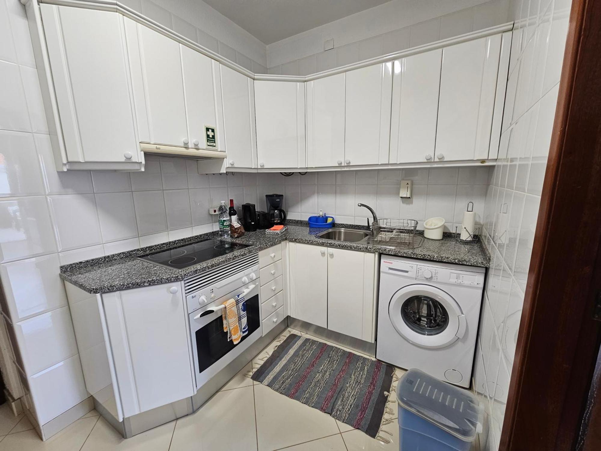 Apartamentos Navio Azul フンシャル 部屋 写真
