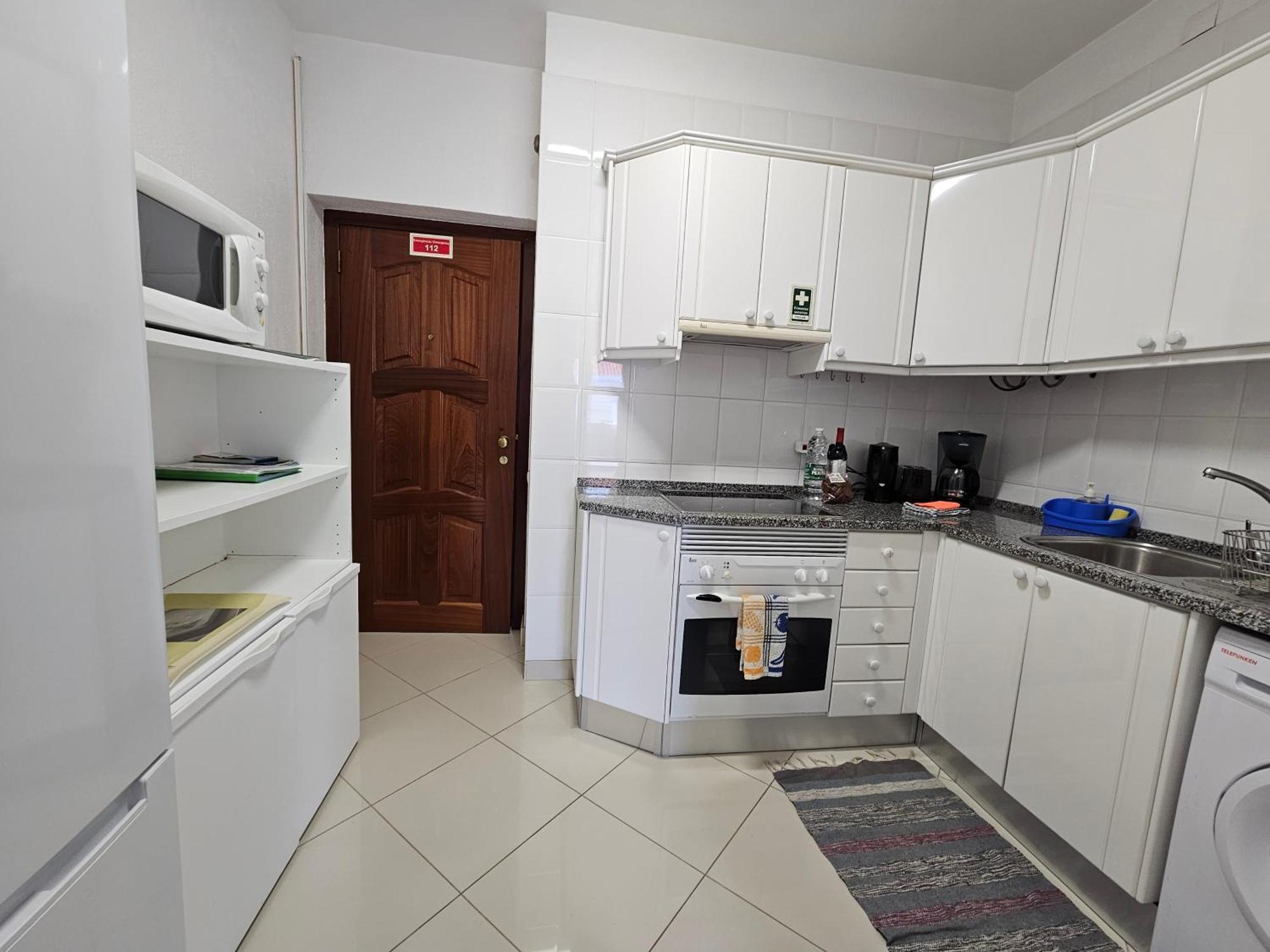 Apartamentos Navio Azul フンシャル 部屋 写真