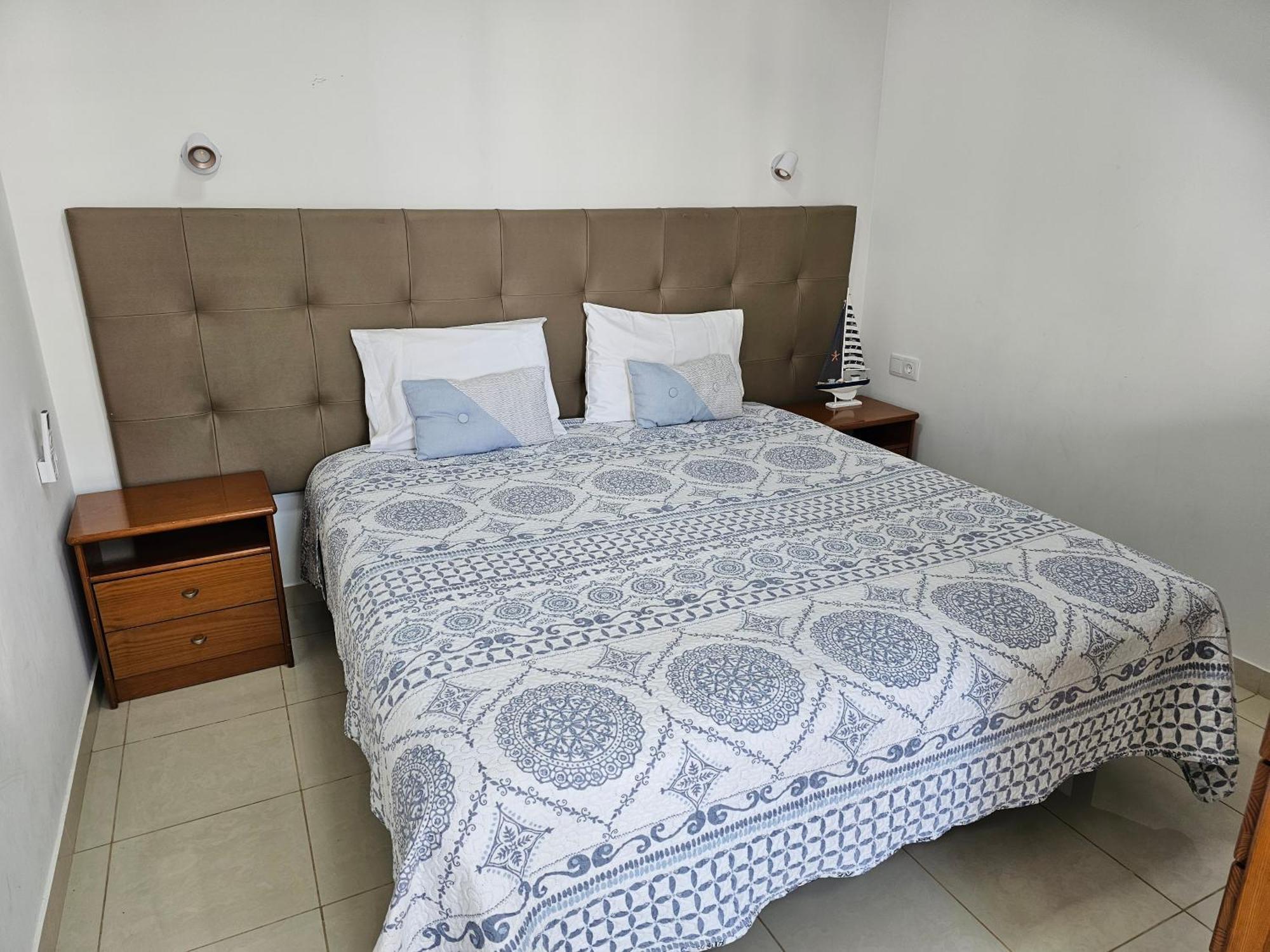 Apartamentos Navio Azul フンシャル 部屋 写真