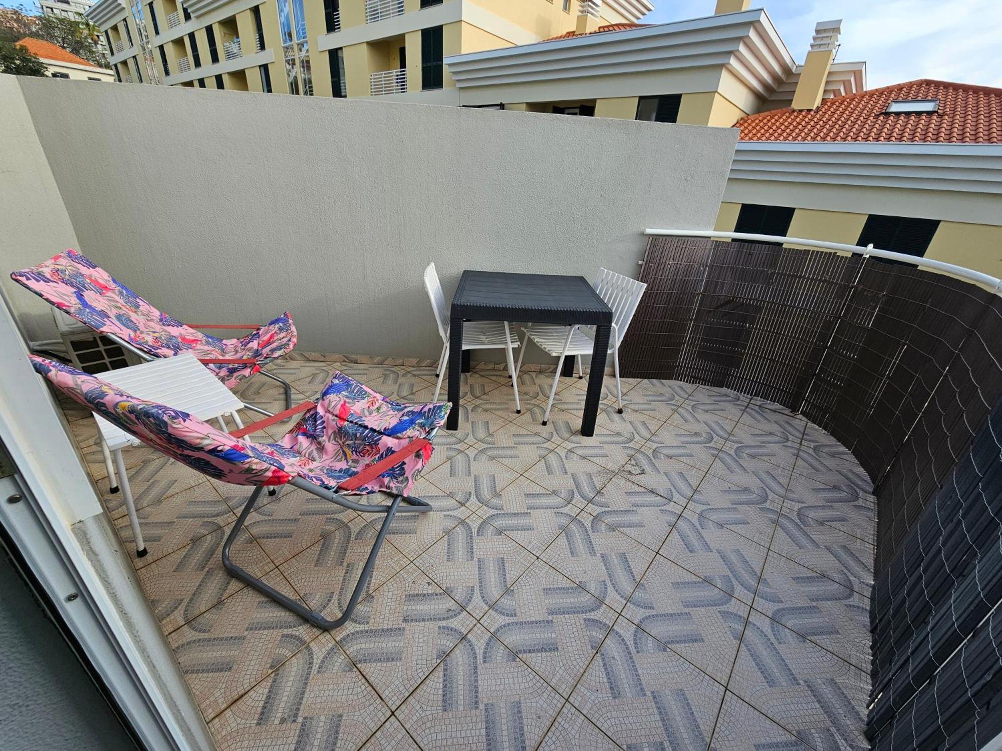 Apartamentos Navio Azul フンシャル 部屋 写真